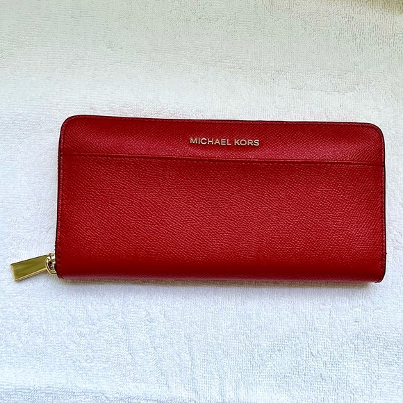 MICHAEL KORS wallet in bright red pebbled leather EUC - Picture 1 of 3
